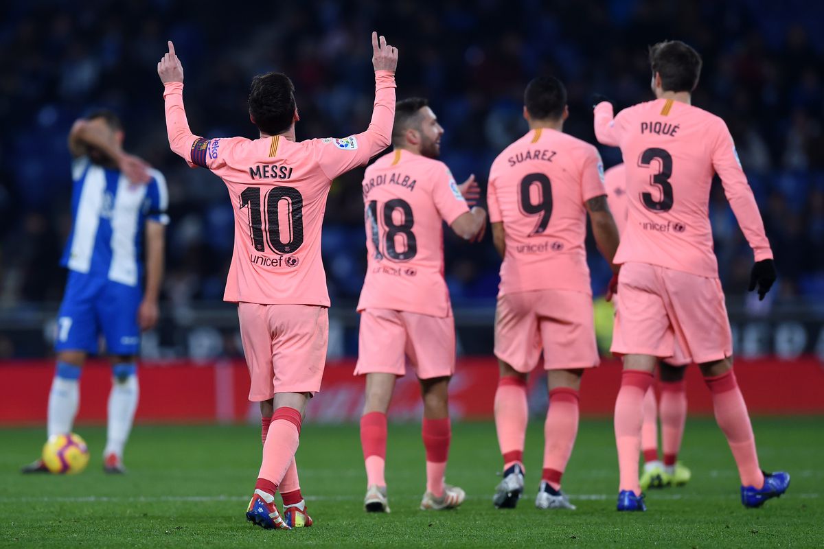 messi in pink jersey